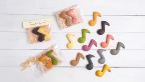 身体に優しいカラフルな音符のクッキー。2枚１セットになっています。お好きな色の組み合わせでお作りします。